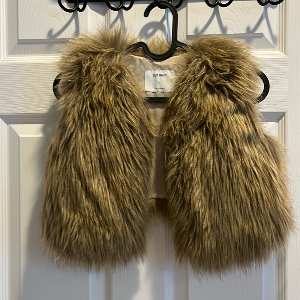 Girl’s Faux Fur Vest